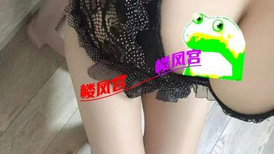 深喉口爆爽妹